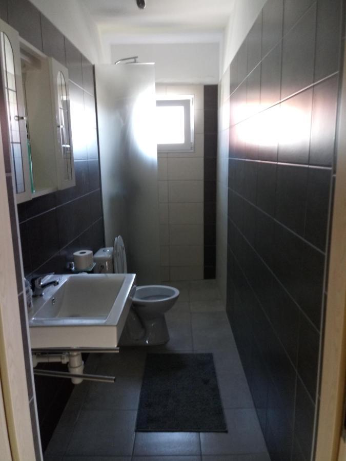 .....Und Der Hund Darf Mit Apartment Privlaka  Exterior photo